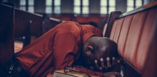 Hang In There (A Short Inspirational) Story - Tolulope Ajayi
