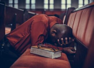 Hang In There (A Short Inspirational Story) – Tolulope Ajayi Hang In There (A Short Inspirational) Story - Tolulope Ajayi