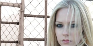 Avril Lavigne - Girlfriend Mp3 + Lyrics Download