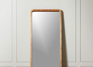 SOMEONE LIVES IN THE MIRROR Final part – Emily Naomi SOMEONE LIVES IN THE MIRROR - Emily Naomi